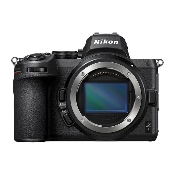 Immagine di Nikon Z5 Body + SD 64GB Lexar 667x Pro