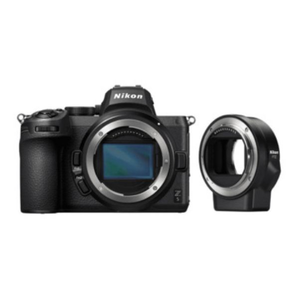 Immagine di Nikon Z5 Body + FTZ Mount Adapter + SD 64GB Lexar 667x Pro